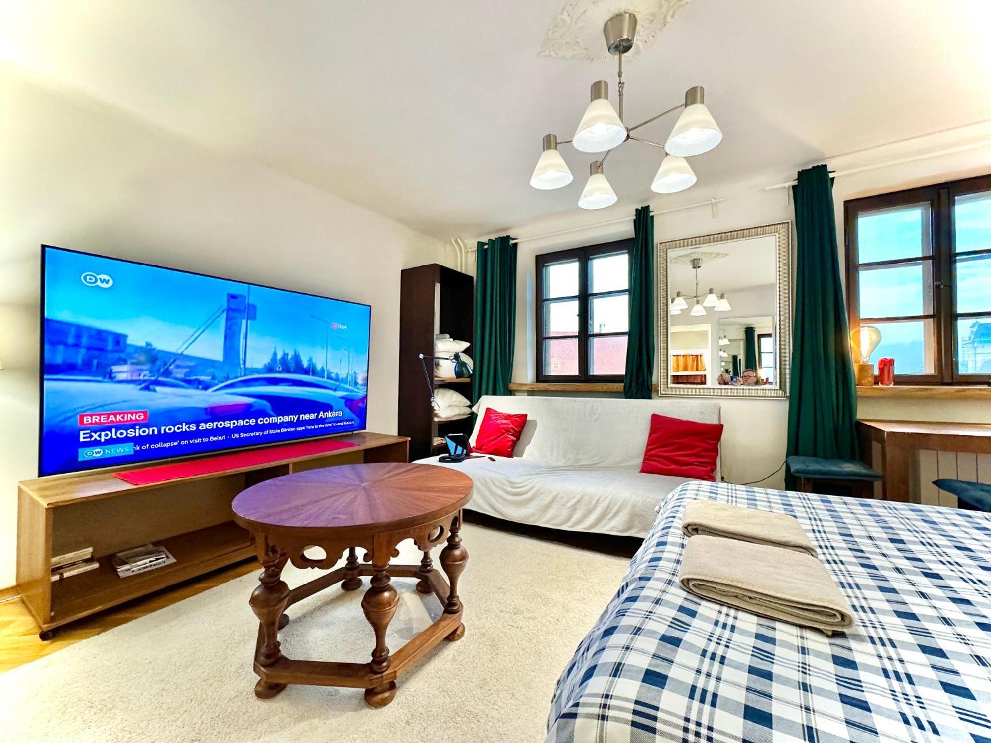 Old Town Best View Wifi 300 Mb/S Huge Screen Netflix Appletv Amazontv وارسو المظهر الخارجي الصورة